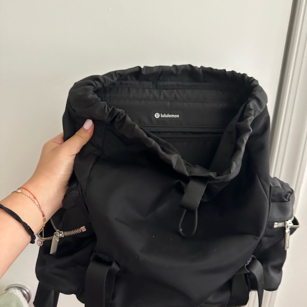 Lululemon Wunderlust Backpack
Mini 14L Black